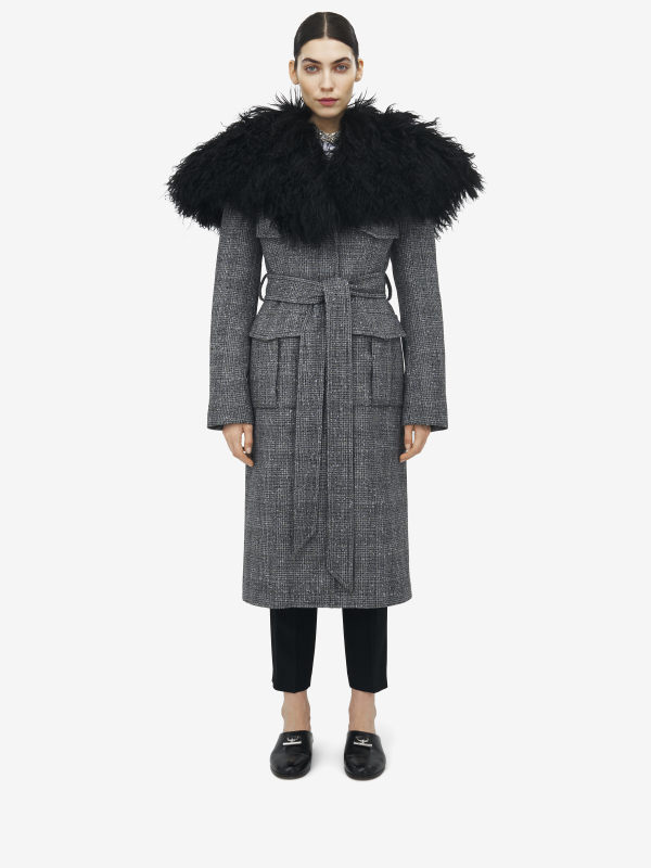 ALEXANDER MCQUEEN - Oversized Shearling Cape Coat - Item 839637QZAPV1233